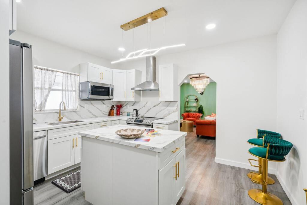 New! Havana Nights Villa ! Walk To Calle Ocho! Miami Exterior photo